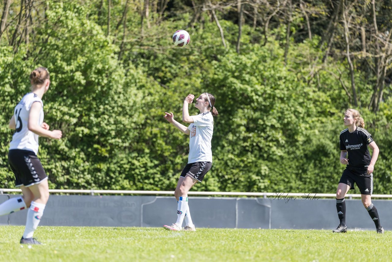 Bild 118 - F SV Henstedt Ulzburg - SV Fortuna Boesdorf : Ergebnis: 3:1